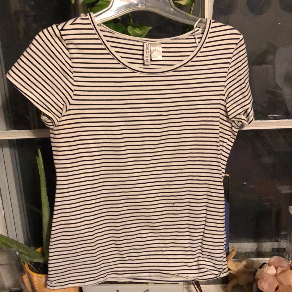 White and black striped T-shirt